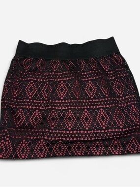 Women’s Black Crotchet Overlay Mini Skirt with Pink Underlay Size Small